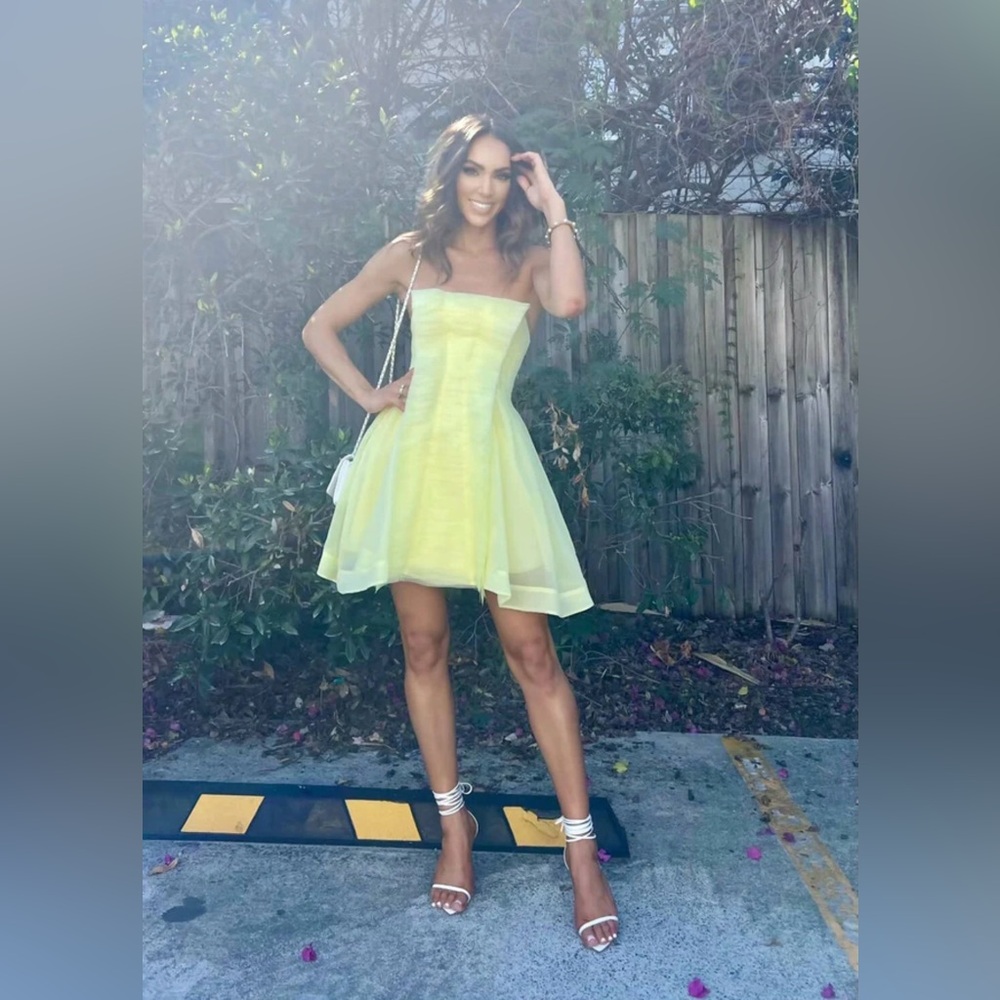 AJE Astrid Pleat Panel Strapless Mini Dress In Yellow. Size 10